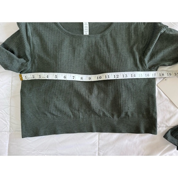 New Lululemon Ebb to Street Sz 12 Long Sleeve Shirt Smoked Spruce Green W/ Bra - Picture 4 of 9